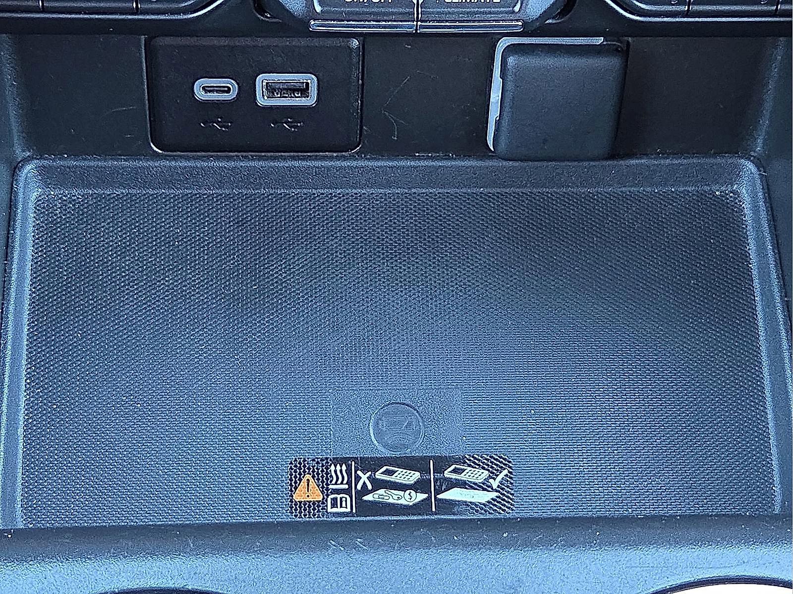 Certified 2023 Chevrolet Suburban Premier image 17