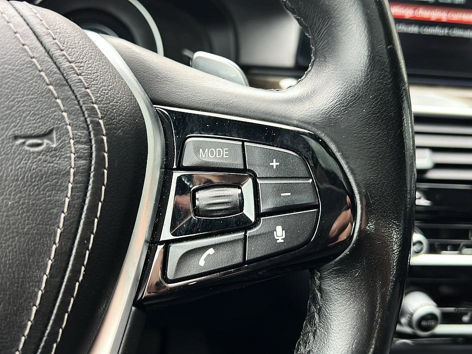 Used 2018 BMW 530e w/ Premium Package 2 RWD image 37