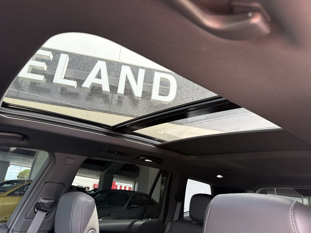 Certified 2025 Cadillac XT6 Luxury FWD image 23