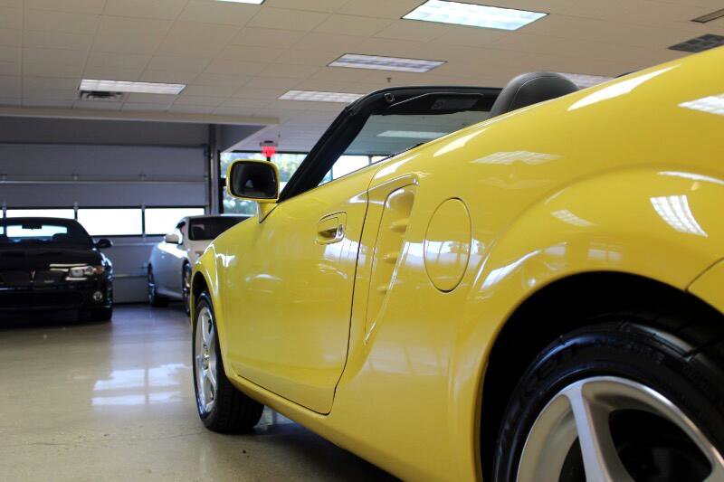 Used 2004 Toyota MR2 image 14