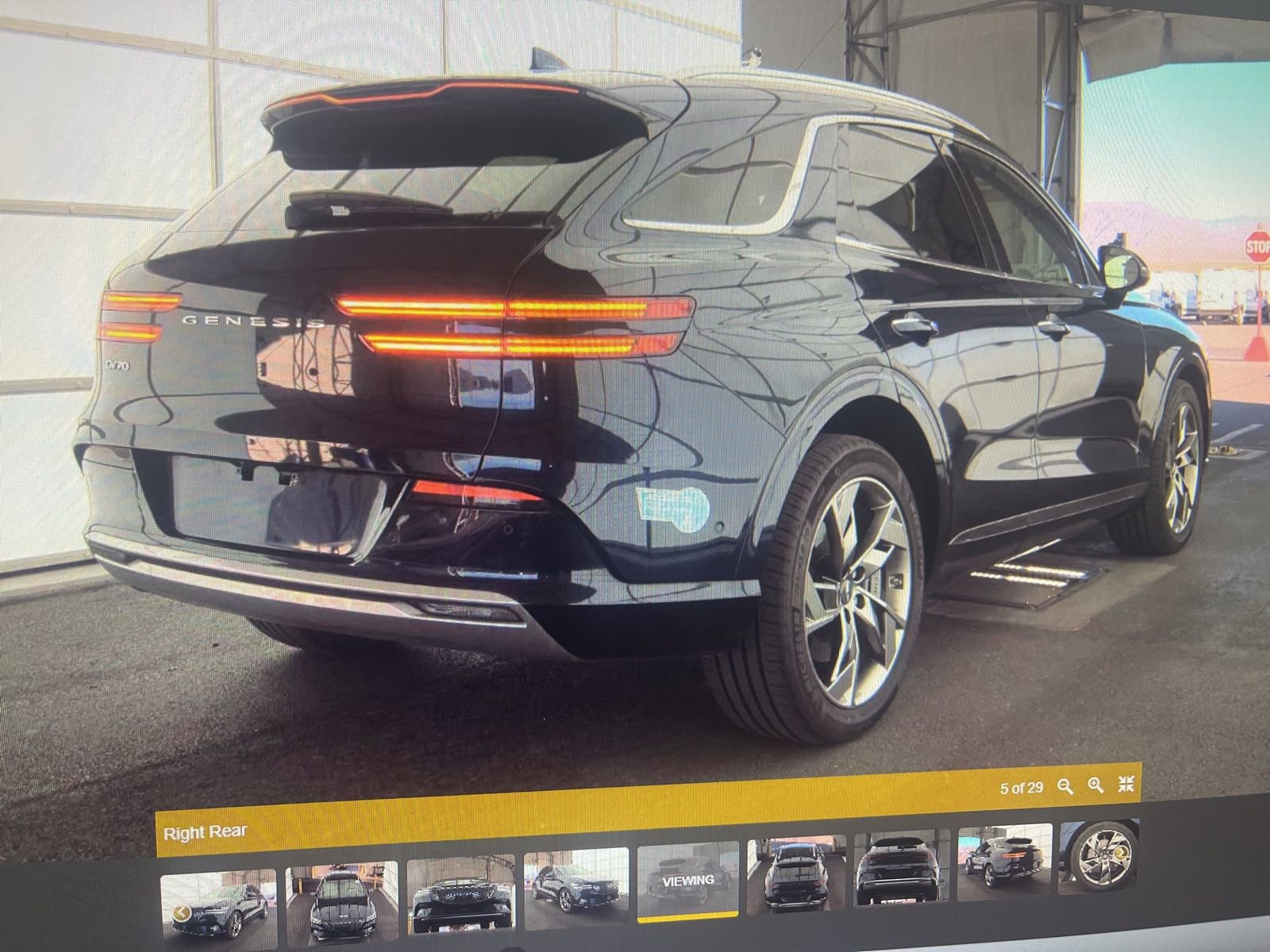 Certified 2025 Genesis Electrified GV70 AWD/4WD image 4