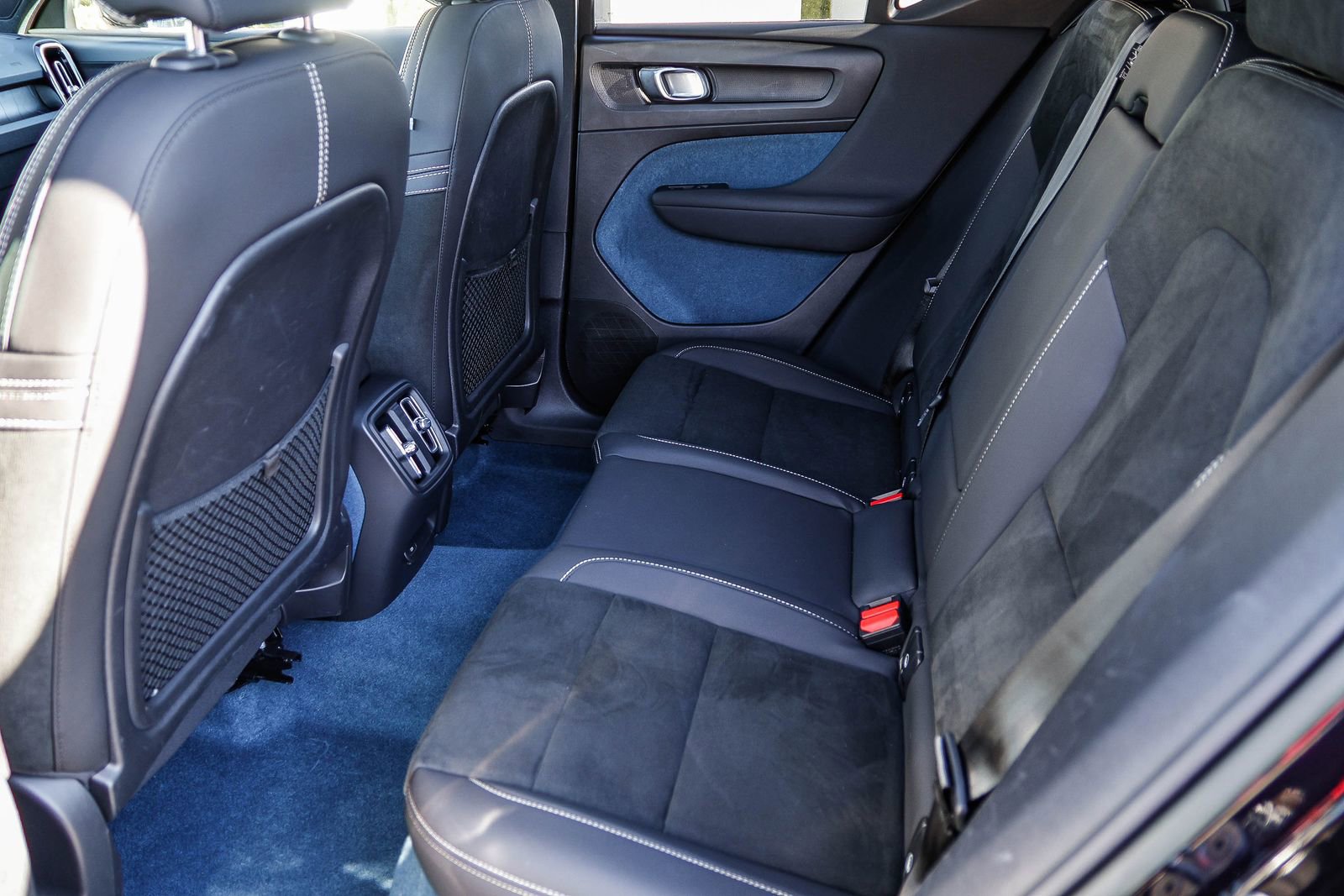 Used 2023 Volvo XC40 Recharge Plus image 20