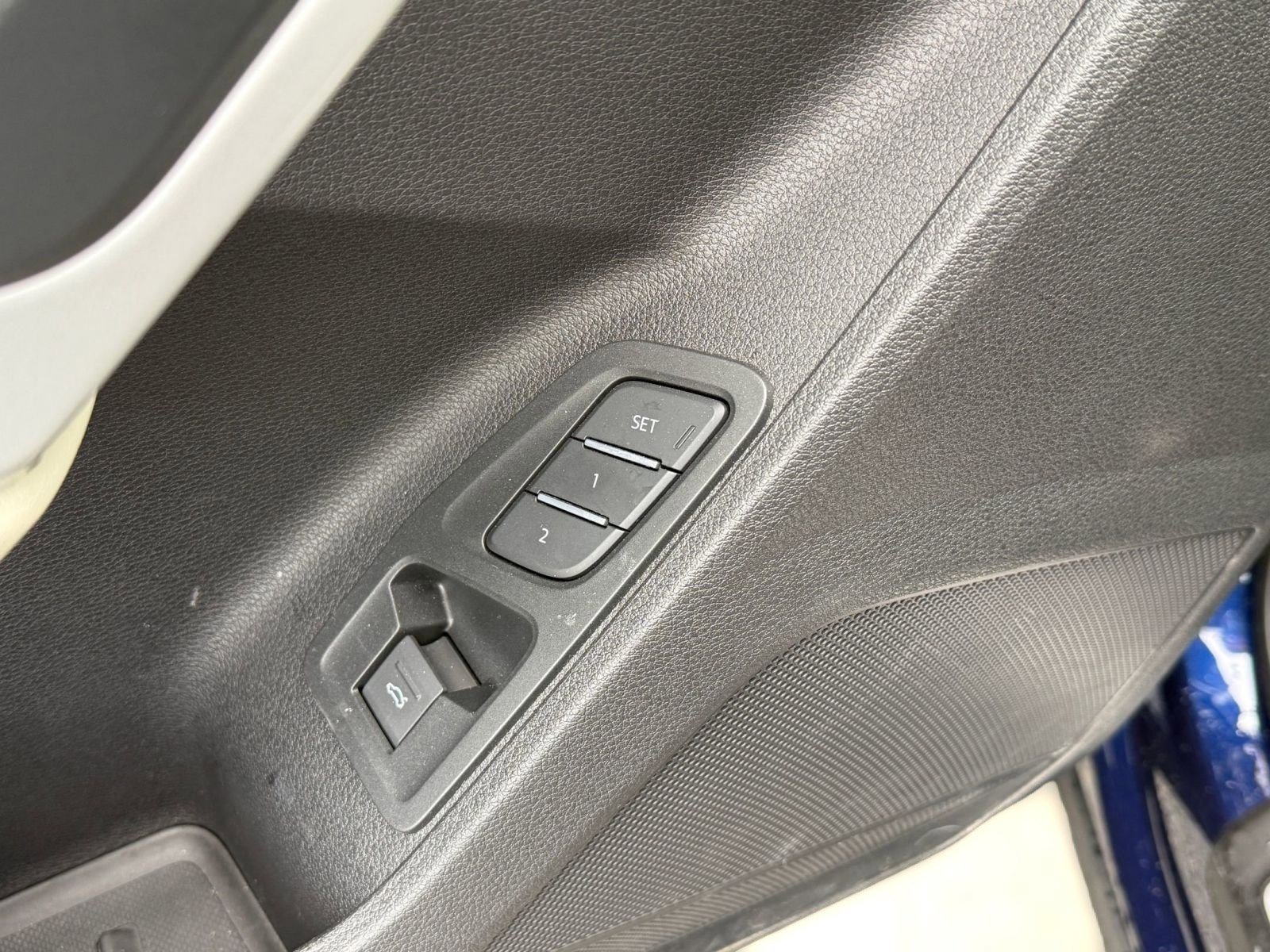 Used 2023 Audi Q3 2.0T Premium w/ Convenience Package image 22