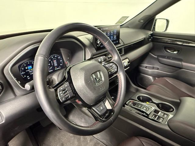 Used 2025 Honda Pilot Black Edition image 15