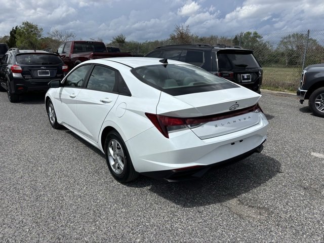 Used 2021 Hyundai Elantra SE image 9