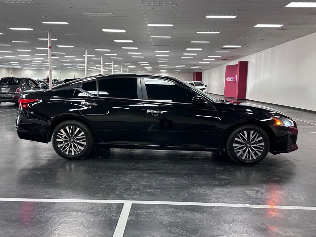 Used 2023 Nissan Altima 2.5 SV image 8