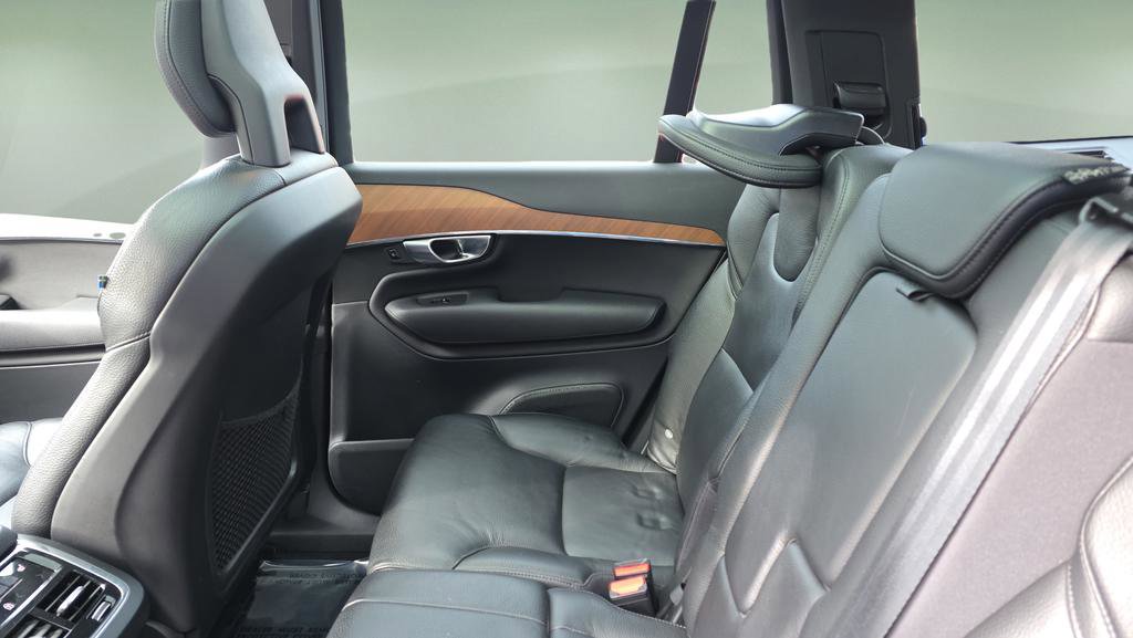 Used 2021 Volvo XC90 T6 Momentum w/ Climate Package image 15