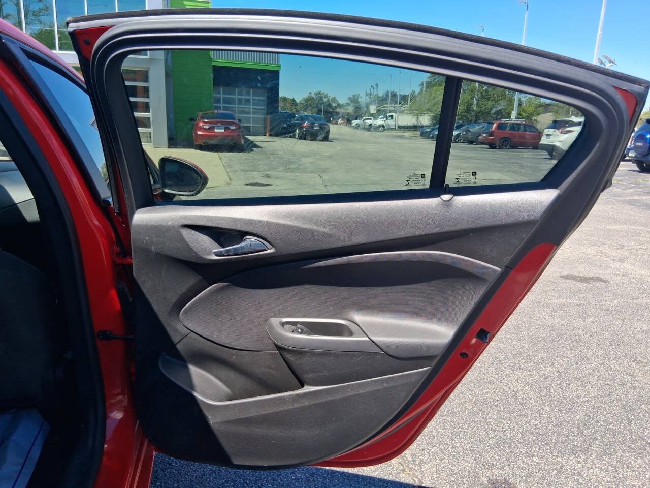 Used 2017 Chevrolet Cruze LS FWD image 15