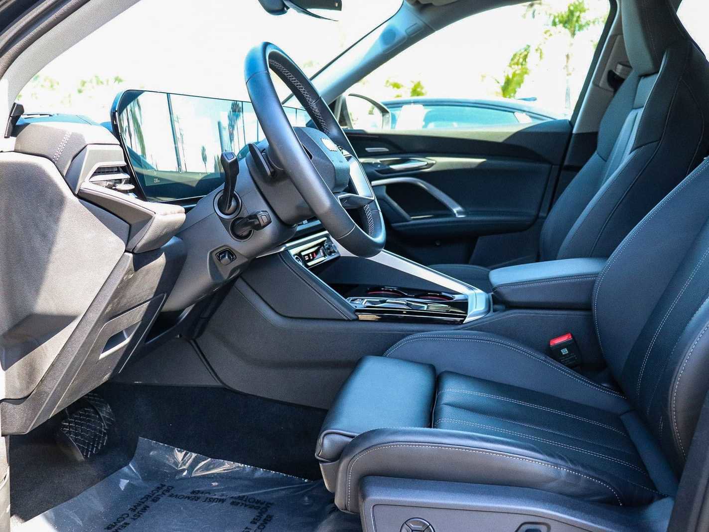 Used 2025 Audi Q5 Premium Plus w/ Premium Plus AWD/4WD image 18