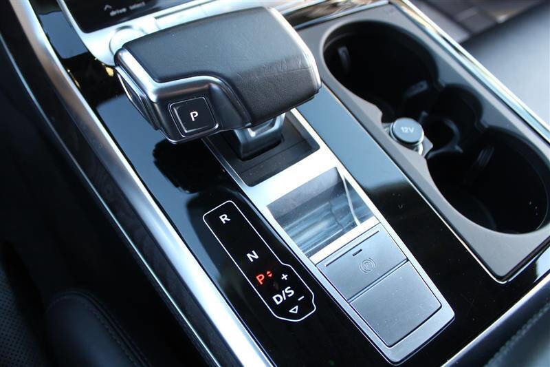 Used 2020 Audi Q8 Prestige w/ Prestige Package image 24