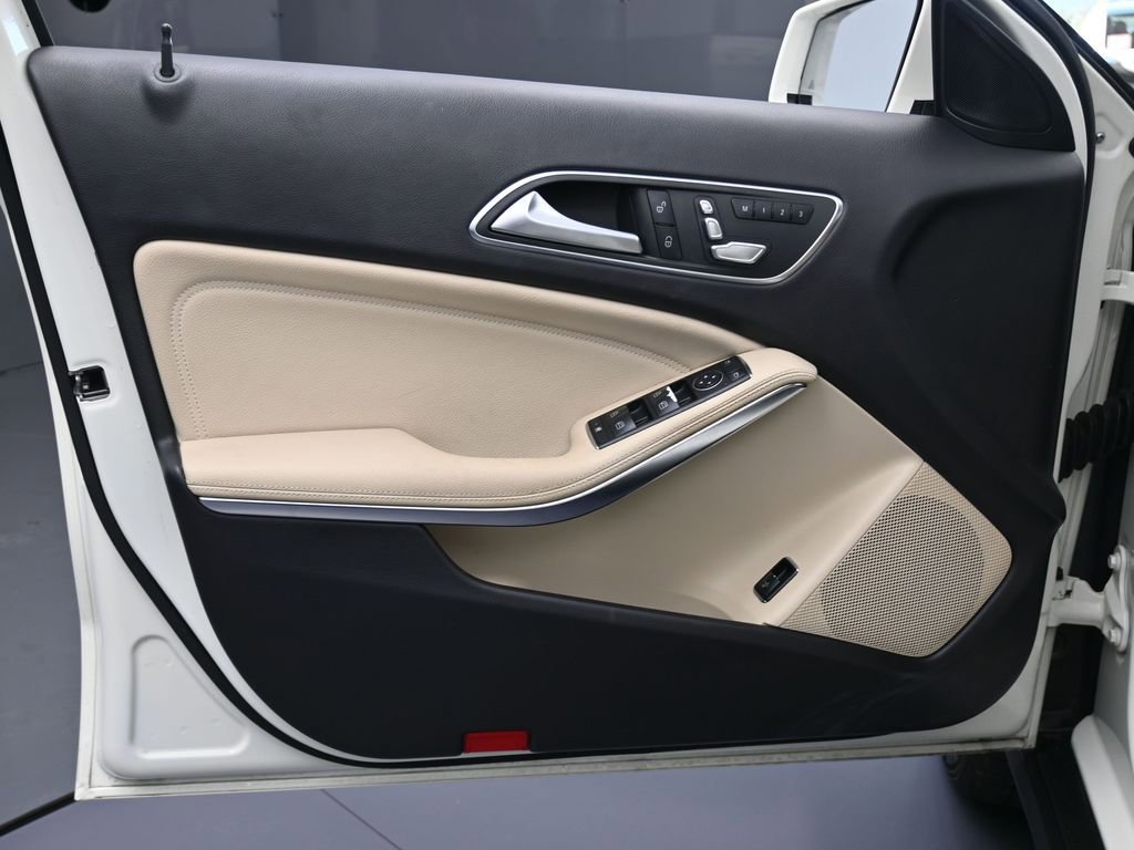 Used 2018 Mercedes-Benz GLA 250 image 28