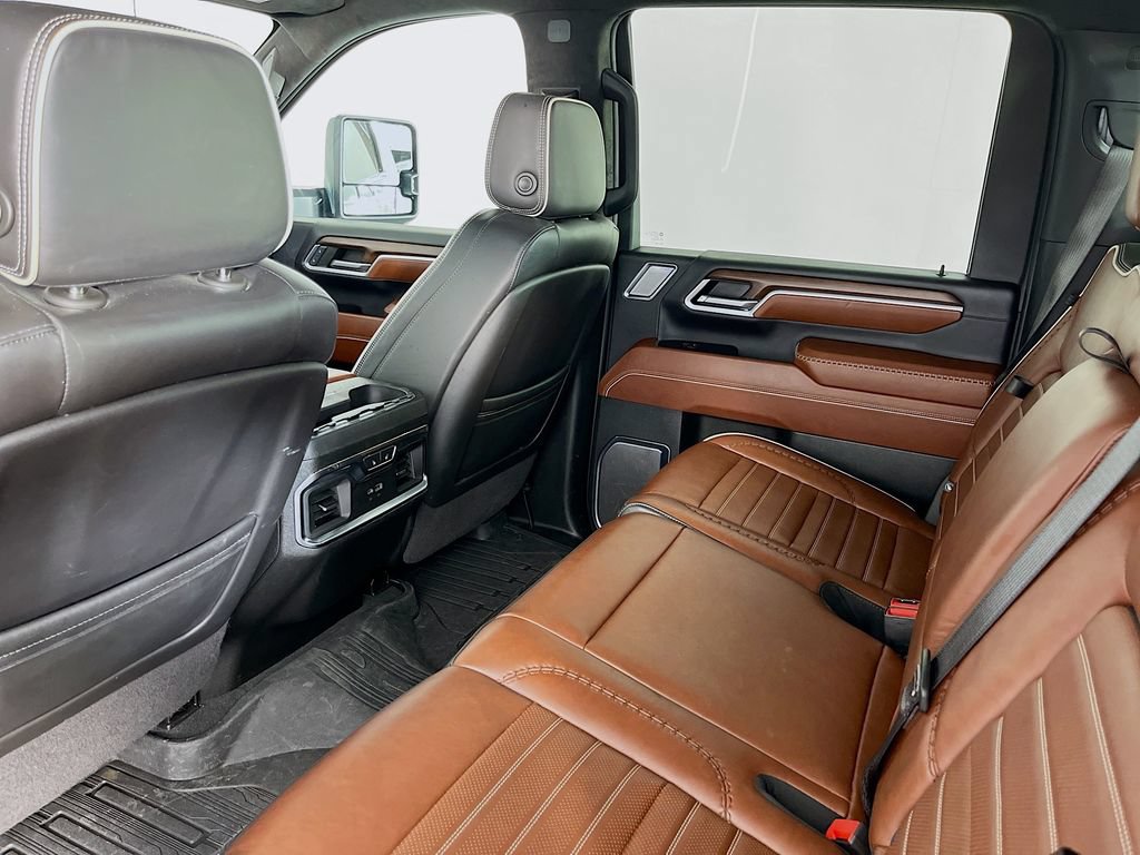 Used 2024 GMC Sierra 3500 Denali Ultimate AWD/4WD image 33