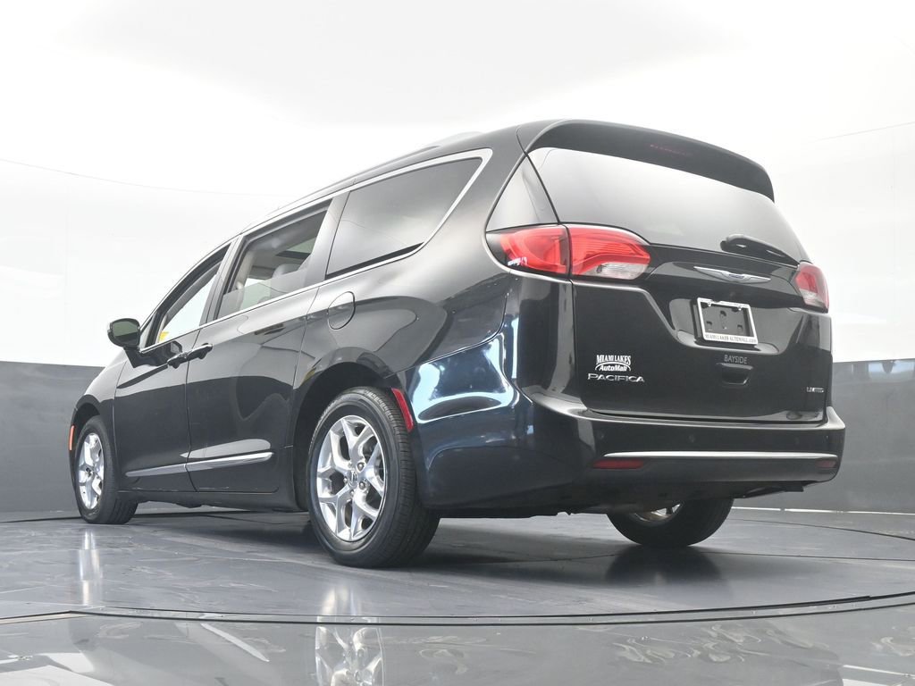 Used 2019 Chrysler Pacifica Limited image 62