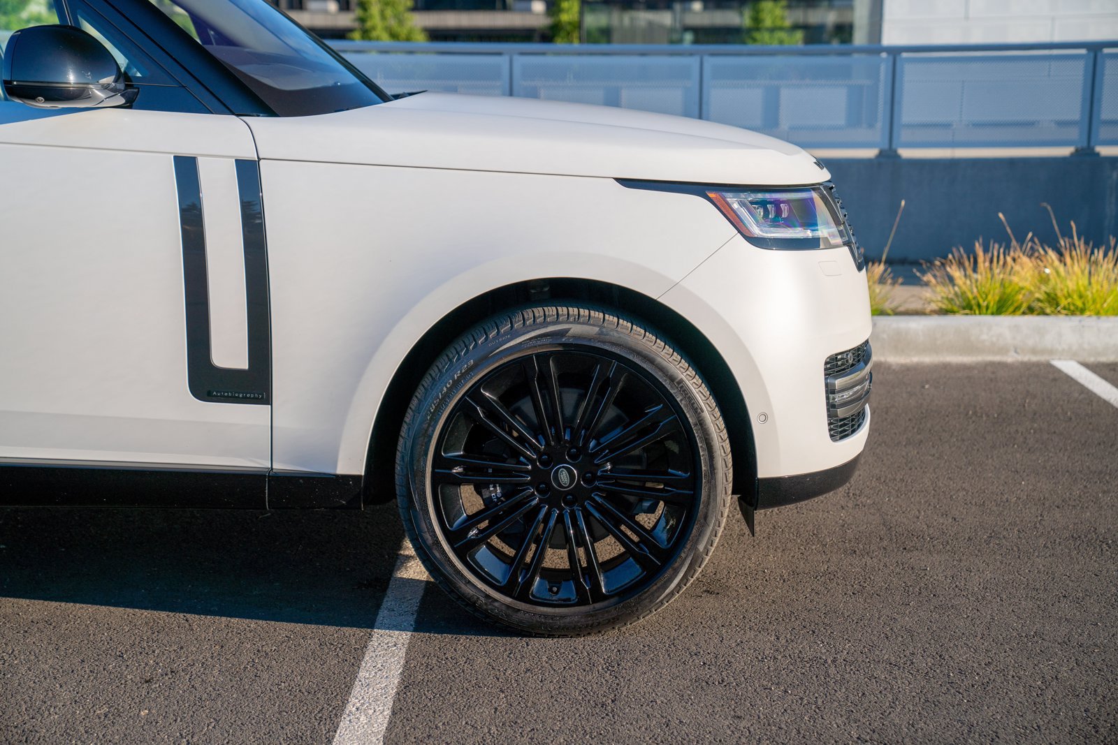 Used 2023 Land Rover Range Rover Autobiography AWD/4WD image 9
