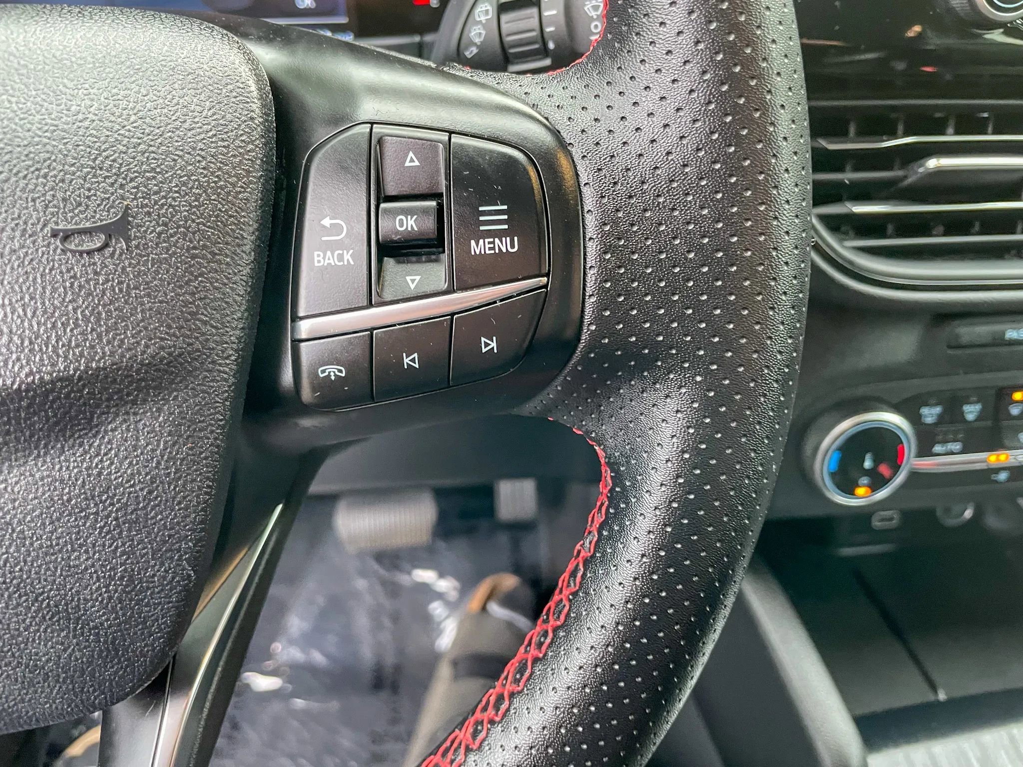 Used 2025 Ford Escape ST-Line AWD/4WD image 14