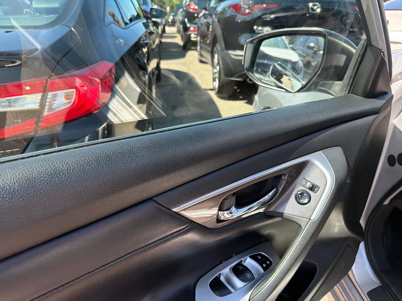 Used 2013 Nissan Altima 2.5 SL FWD image 18