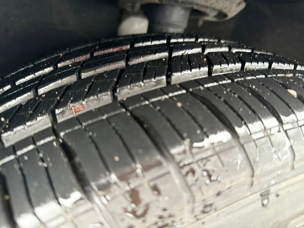 Used 2024 Chrysler Pacifica Limited image 32