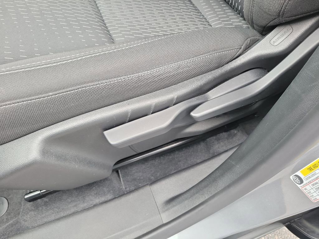 Certified 2025 Chevrolet Equinox LT FWD image 19