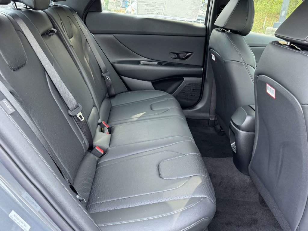 New 2026 Hyundai Elantra SEL Sport FWD image 10