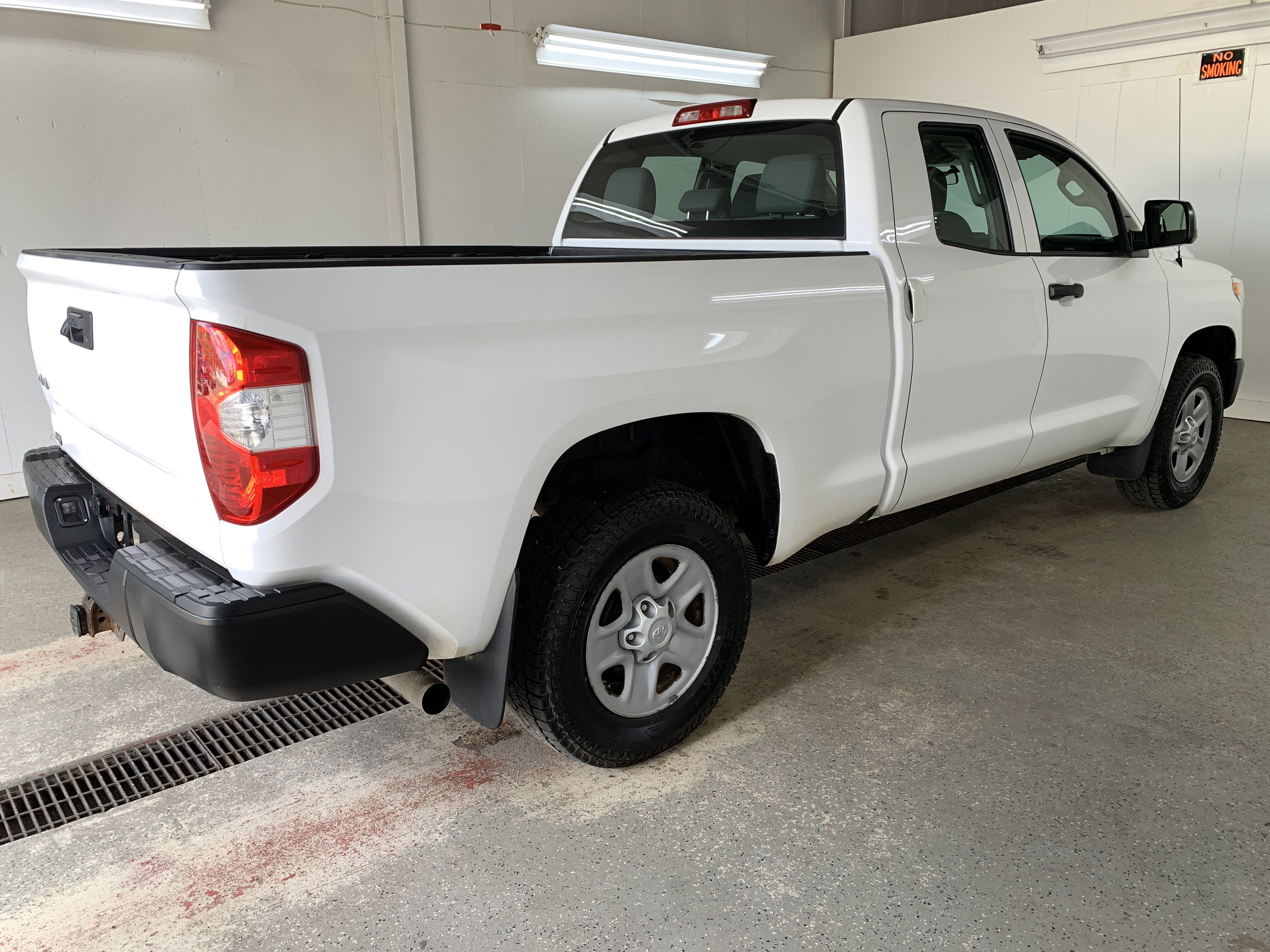 Used 2017 Toyota Tundra SR image 6