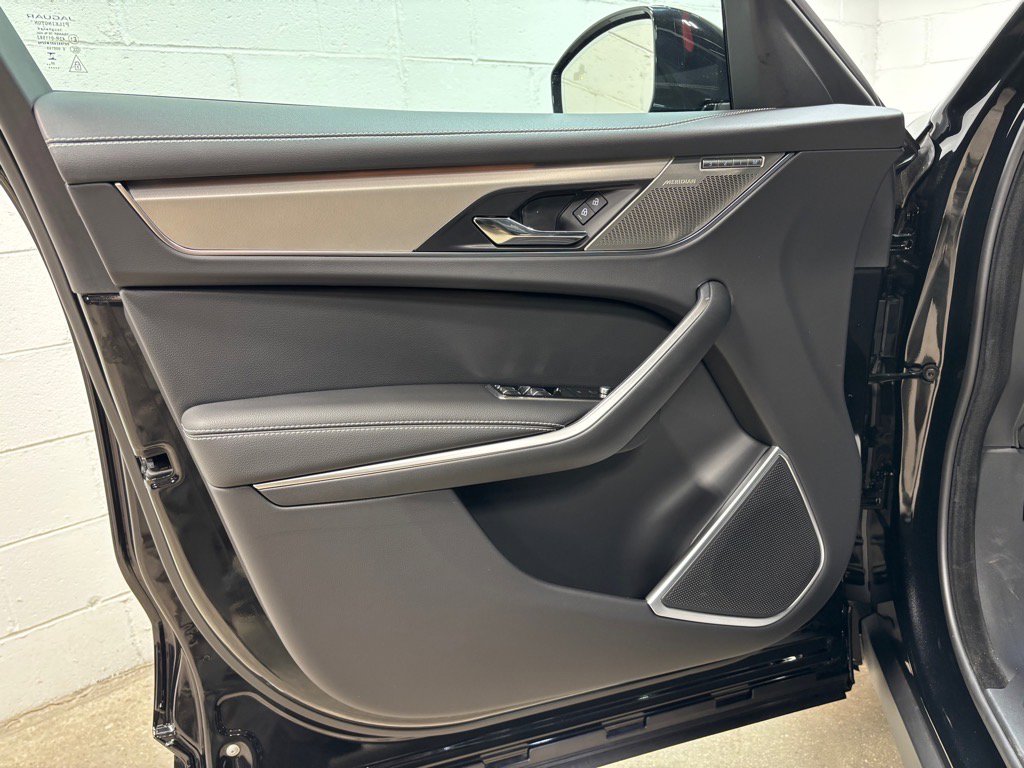 New 2026 Jaguar F-PACE R-Dynamic S image 24