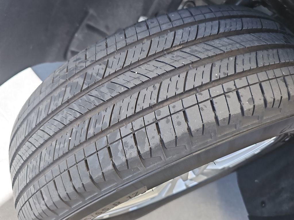 Used 2024 GMC Terrain SLE image 34