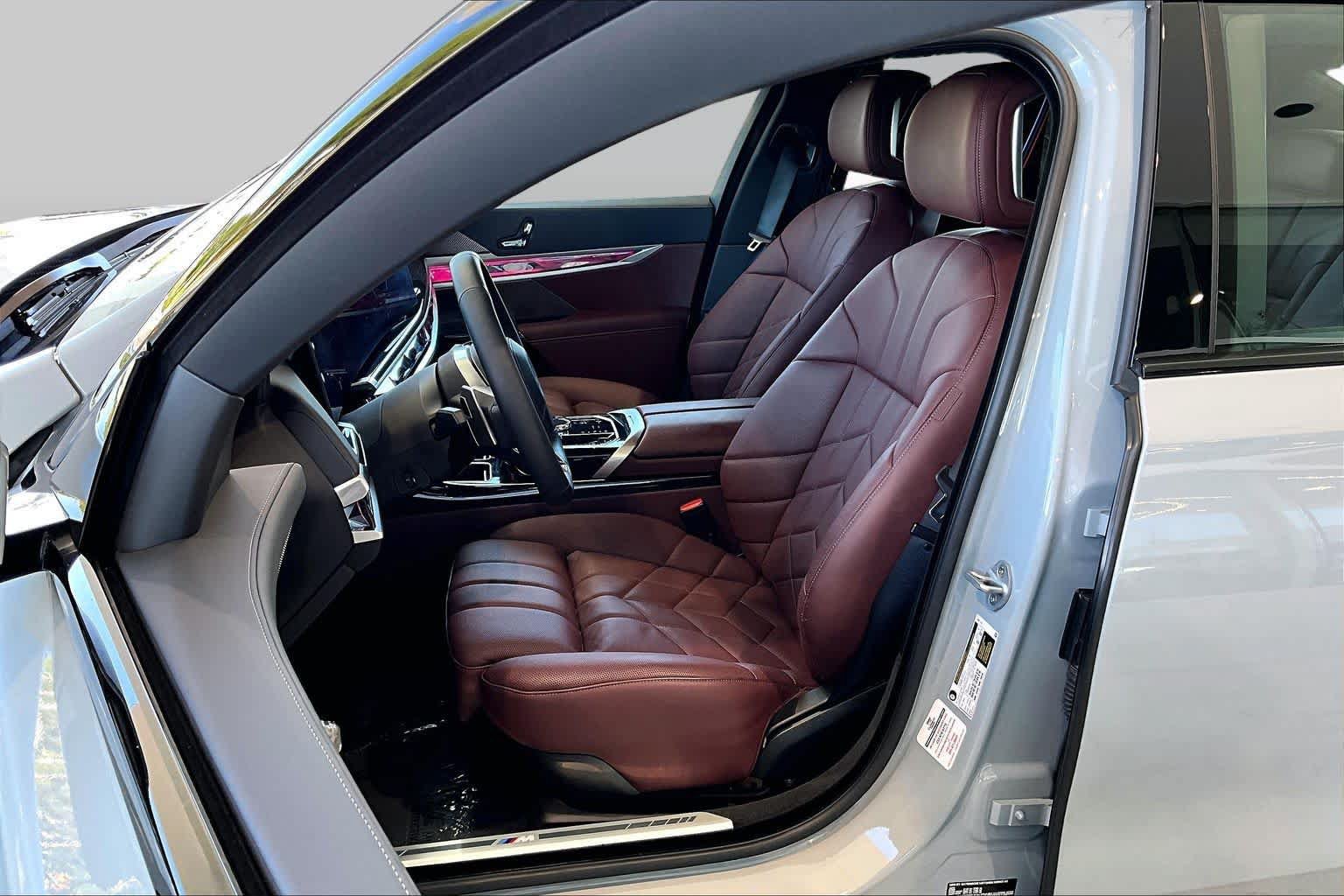 Used 2026 BMW 740i RWD image 7