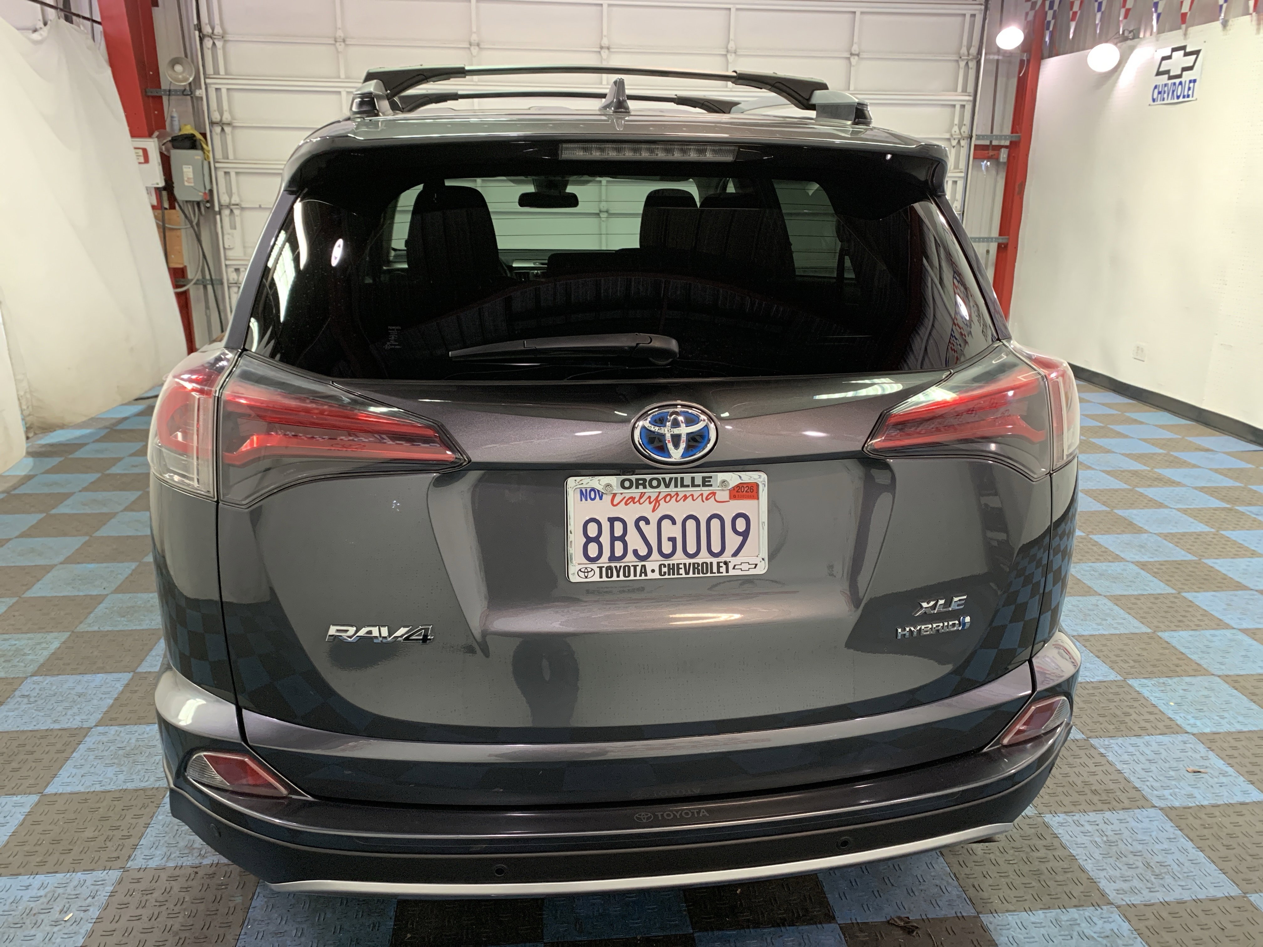 Used 2018 Toyota RAV4 XLE w/ Convenience Package AWD/4WD image 4