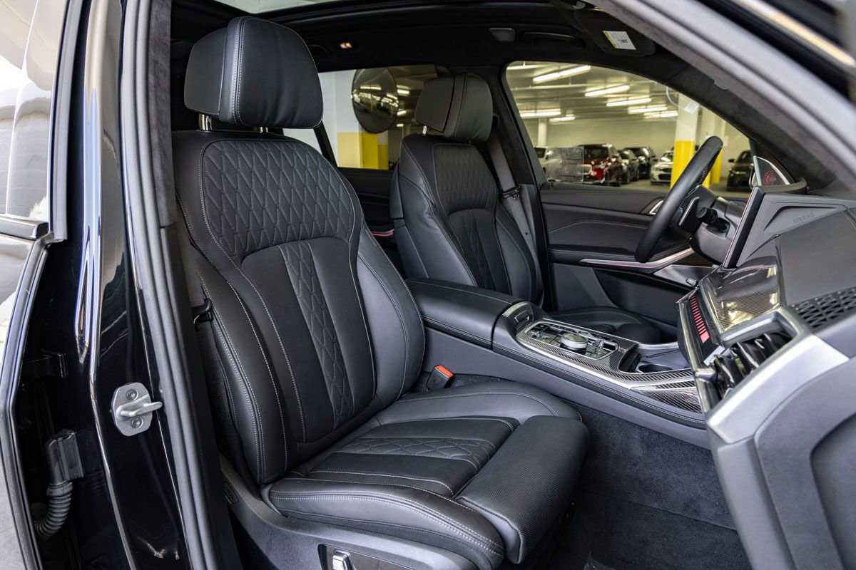 Used 2025 BMW X7 M60i AWD/4WD image 34