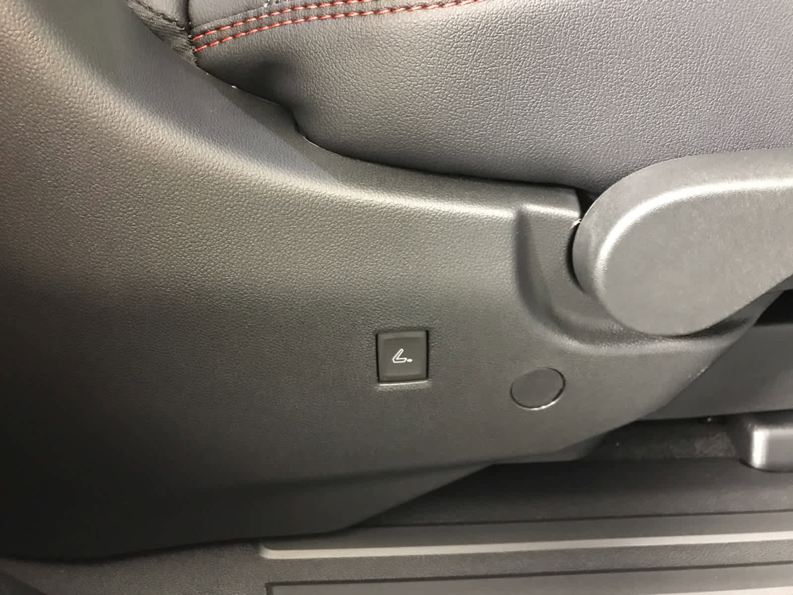 New 2026 Chevrolet Traverse RS w/ LPO, Floor Liner Package image 23