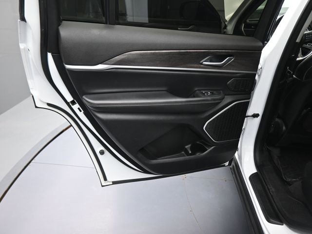 Used 2021 Jeep Grand Cherokee L Limited image 32