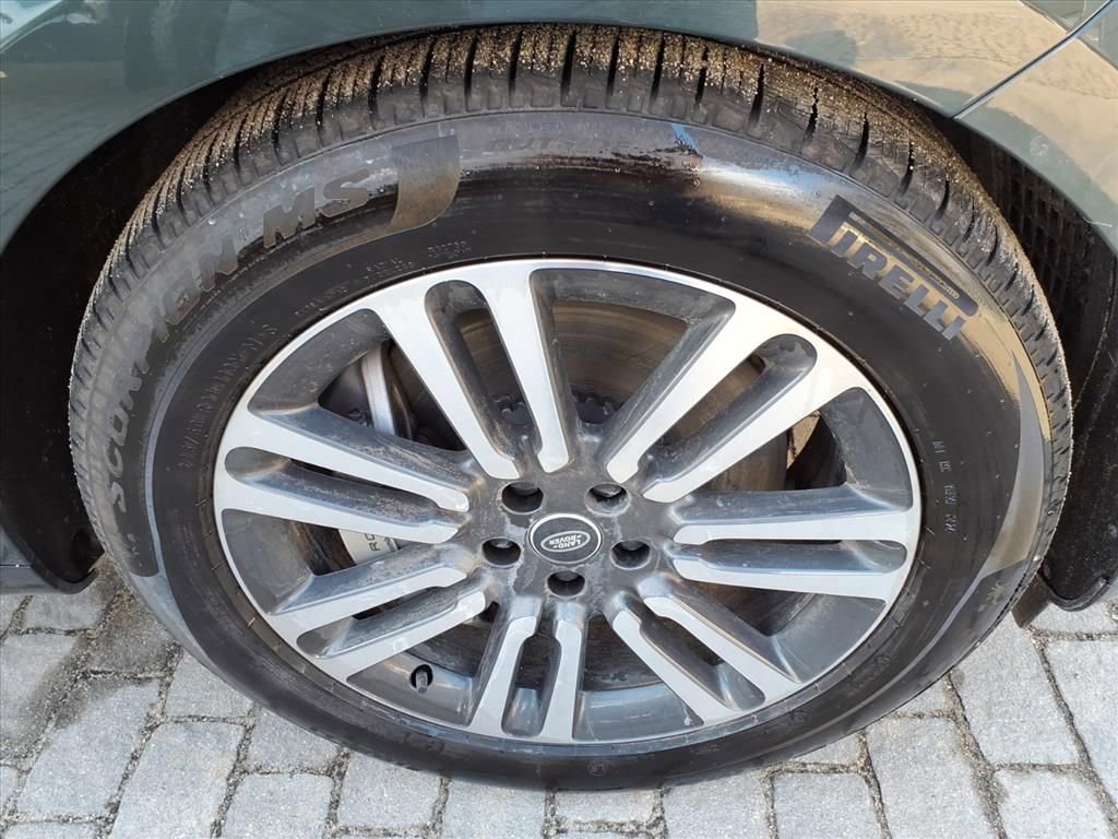 Used 2025 Land Rover Range Rover Long Wheelbase SE image 12