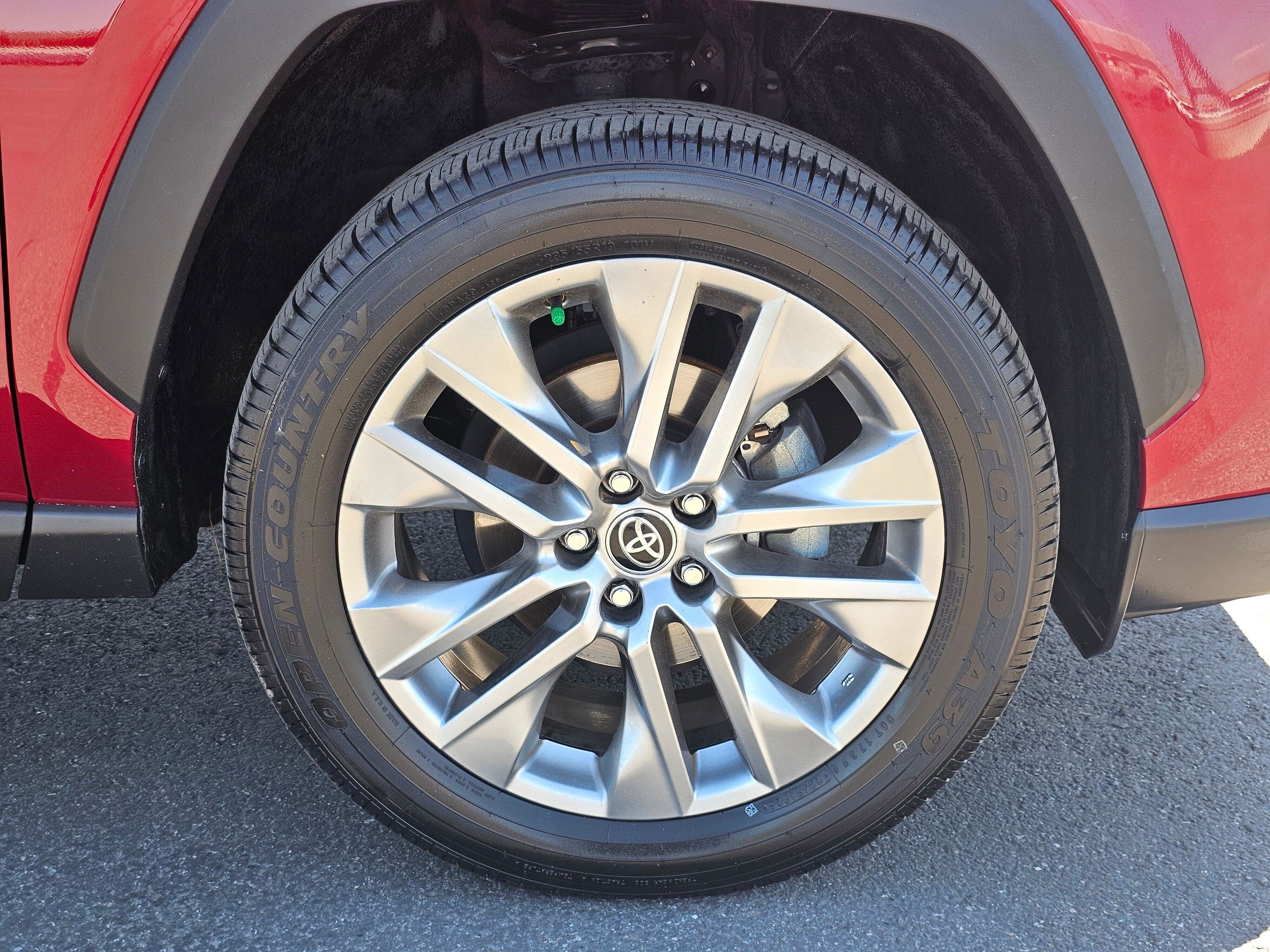 Used 2023 Toyota RAV4 XLE Premium AWD/4WD image 9