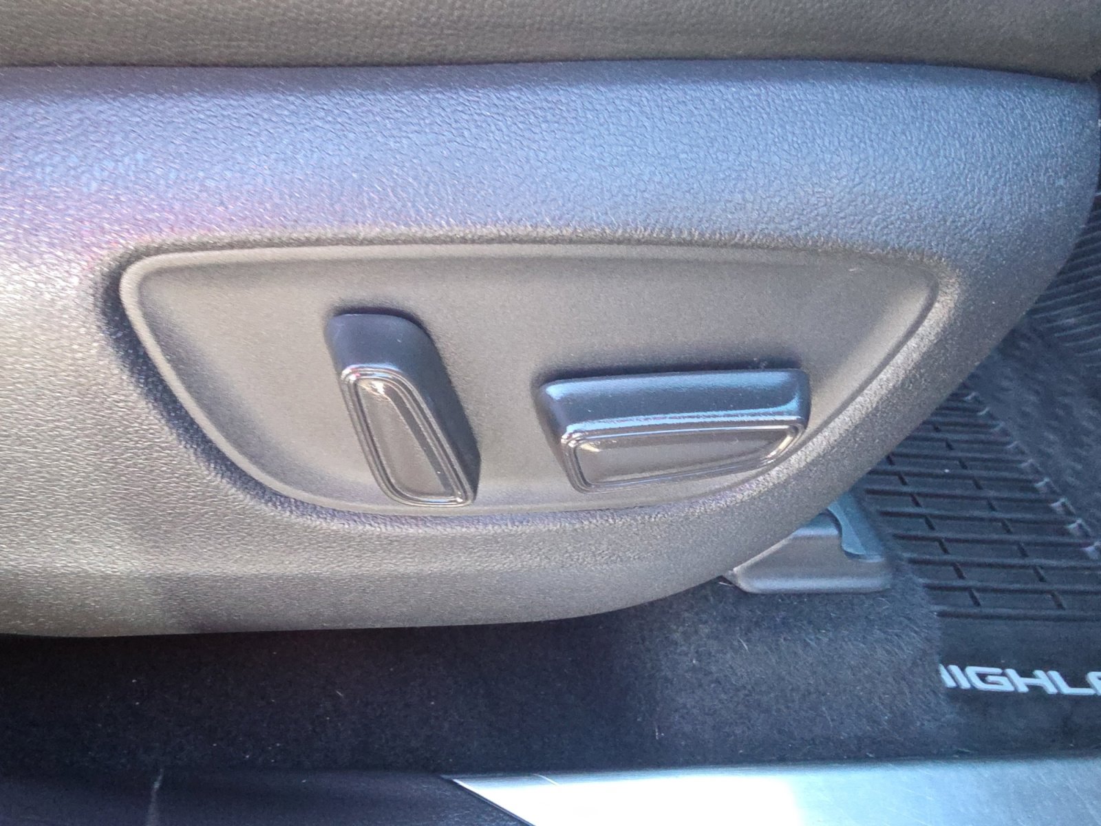 Used 2020 Toyota Highlander Platinum image 33