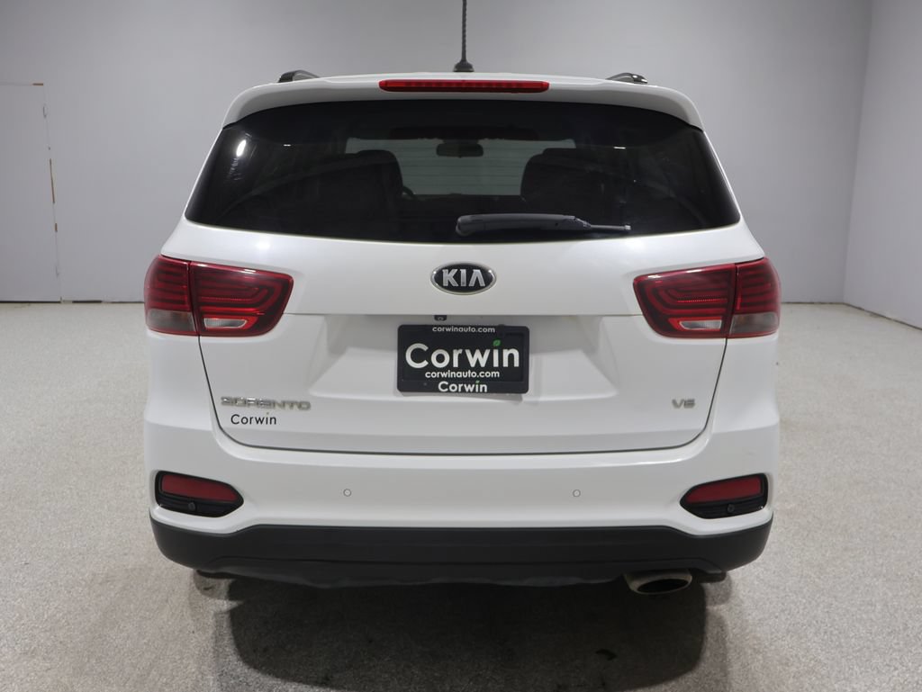 Used 2019 Kia Sorento AWD V6 image 3