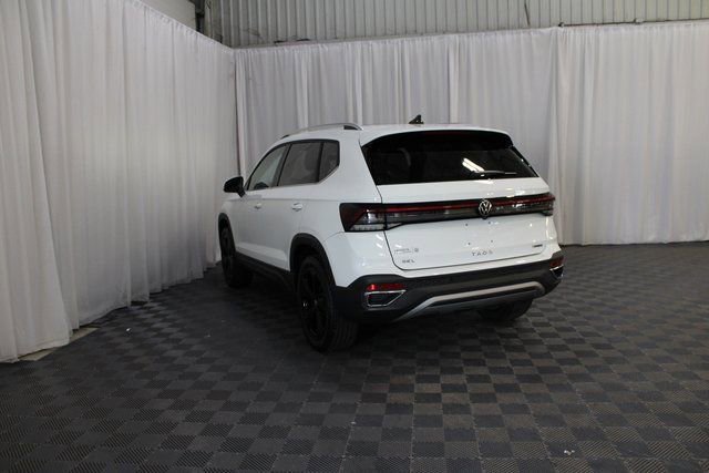 New 2025 Volkswagen Taos SEL image 24