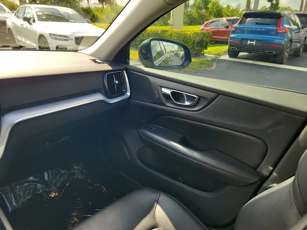 Used 2020 Volvo S60 T5 Momentum FWD image 15