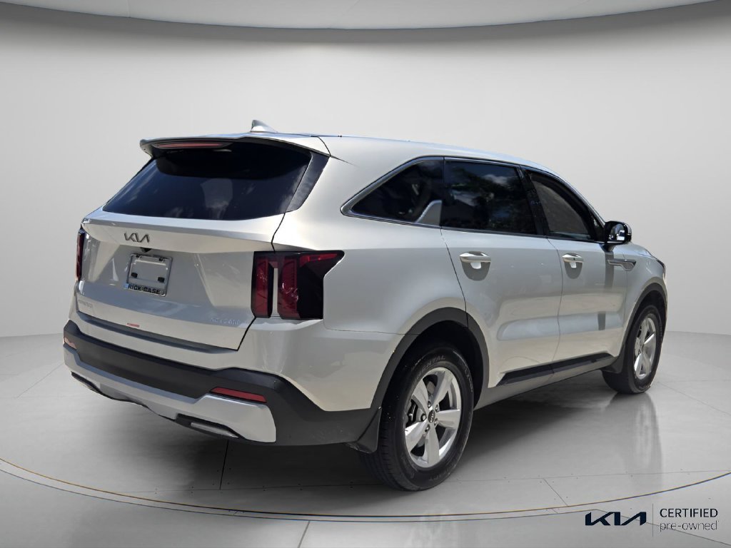 Used 2026 Kia Sorento LX FWD image 7