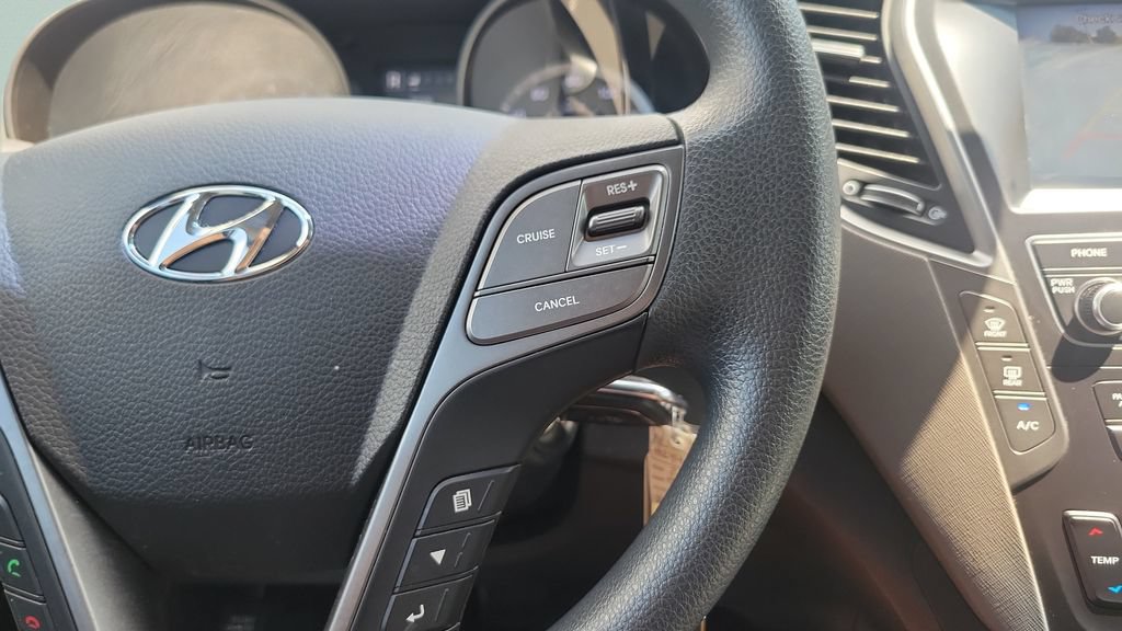 Used 2017 Hyundai Santa Fe SE FWD image 21