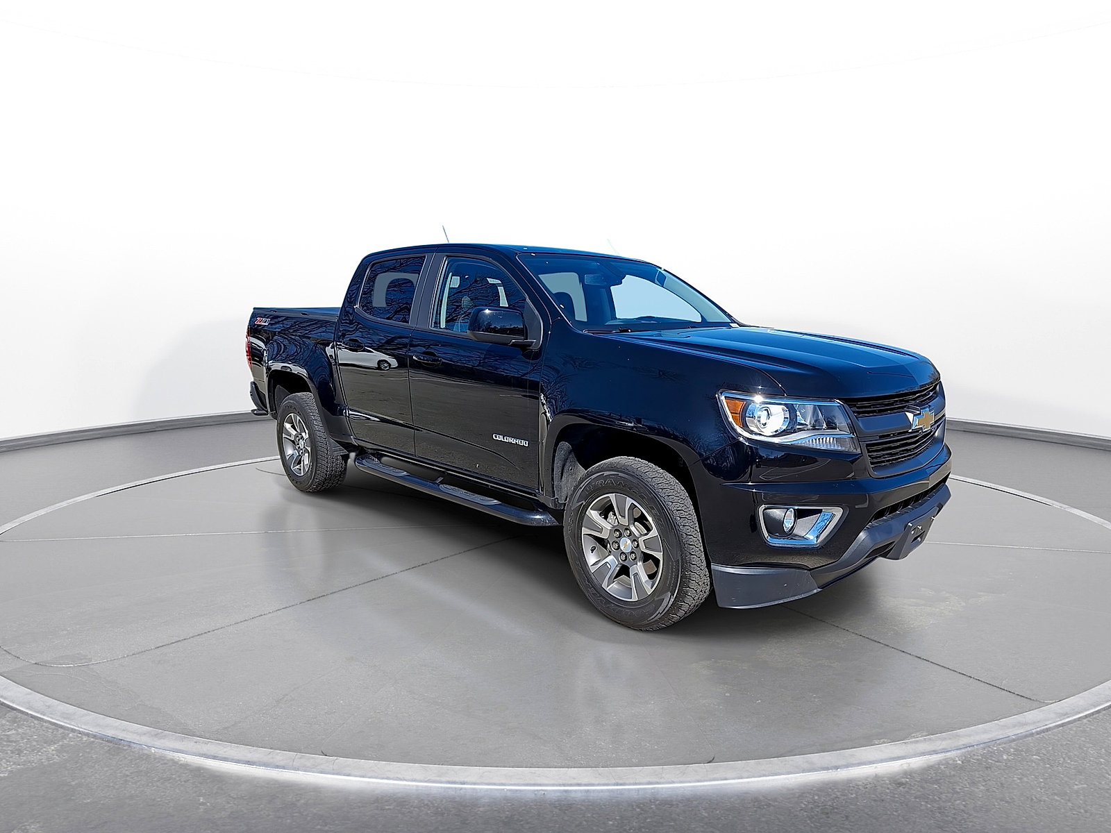 Used 2018 Chevrolet Colorado Z71 AWD/4WD image 2