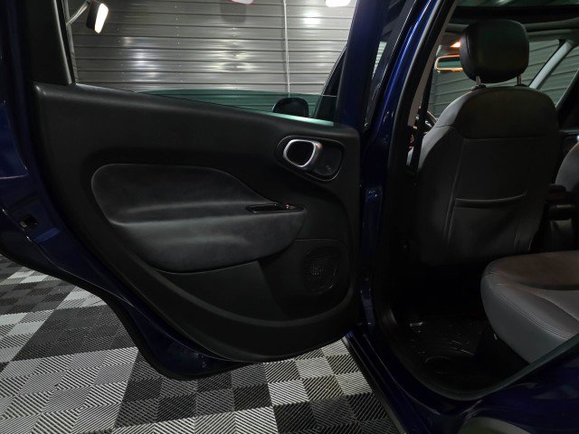 Used 2017 FIAT 500L Trekking w/ Dual-Pane Sunroof Package image 35