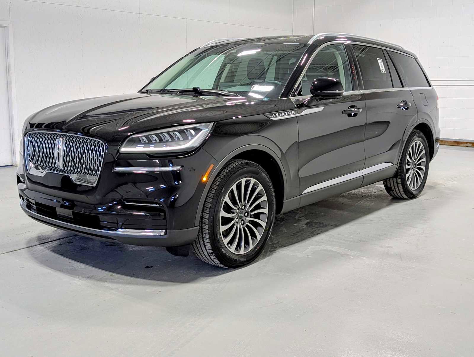 Used 2024 Lincoln Aviator Reserve w/ Elements Package Plus