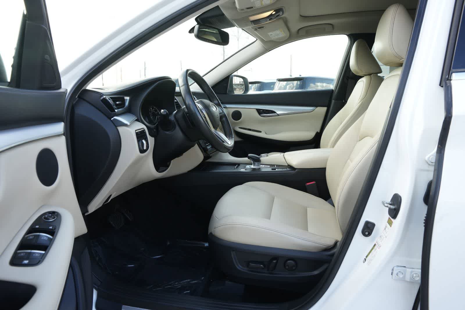 Used 2020 INFINITI QX50 Luxe w/ Navigation Package AWD/4WD image 16