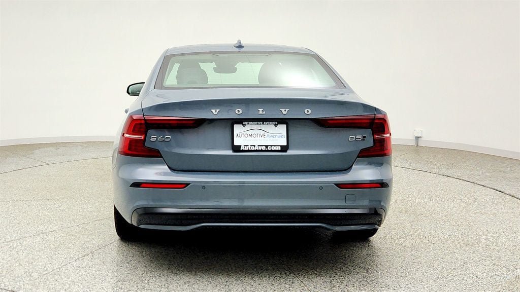 Used 2023 Volvo S60 B5 Core AWD/4WD image 6