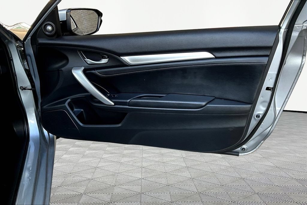 Used 2019 Honda Civic Touring image 27