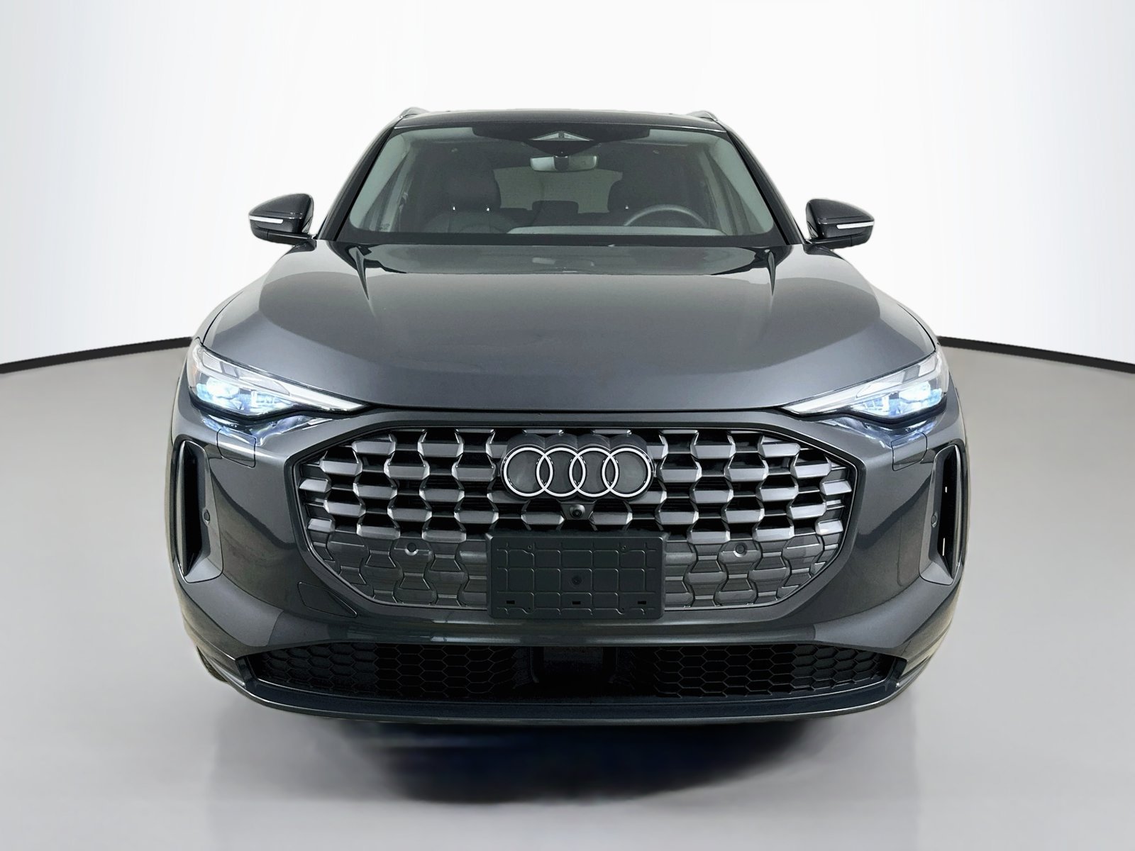 Used 2025 Audi Q5 Premium w/ Convenience Package AWD/4WD image 2