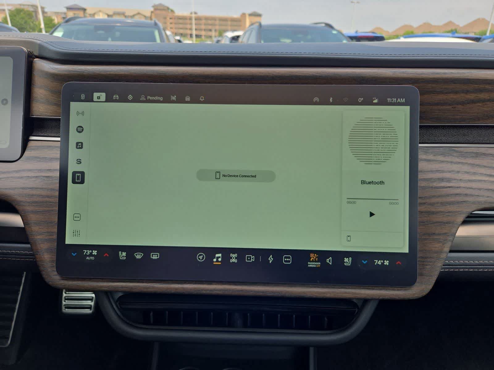Used 2025 Rivian R1S Premium AWD/4WD image 27