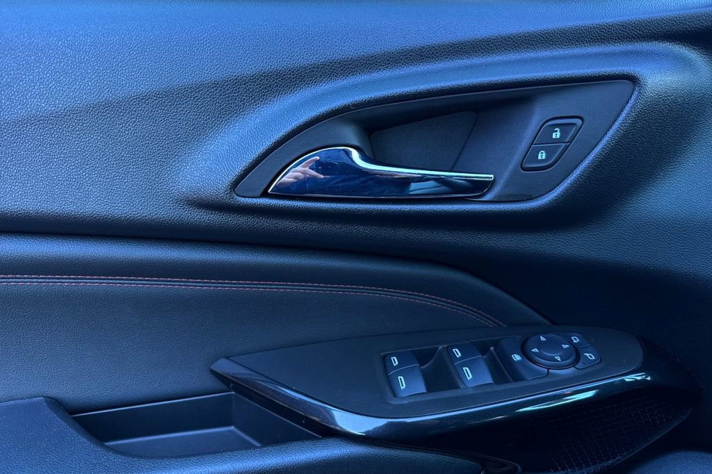 Certified 2024 Chevrolet Trax RS image 11