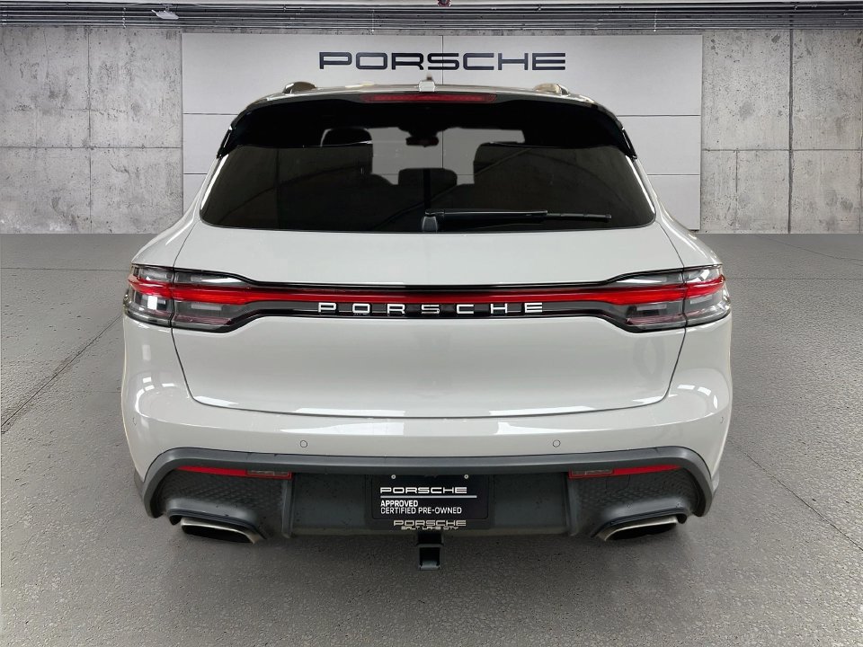 Certified 2024 Porsche Macan AWD/4WD image 10