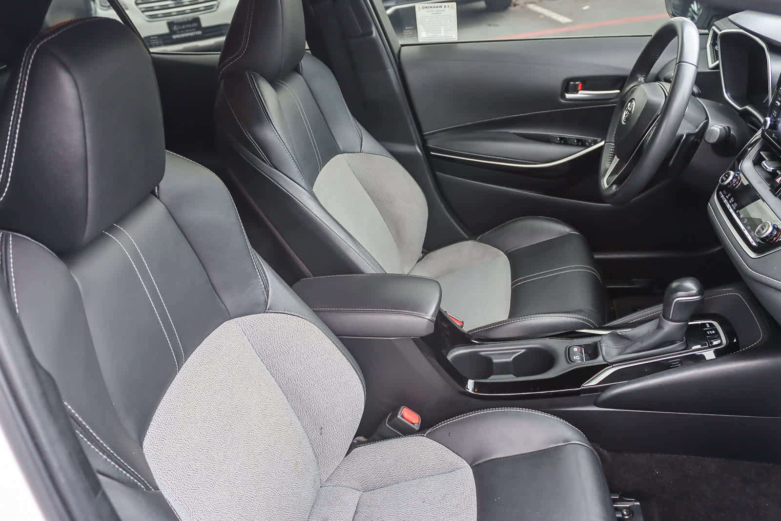 Used 2021 Toyota Corolla XSE image 15